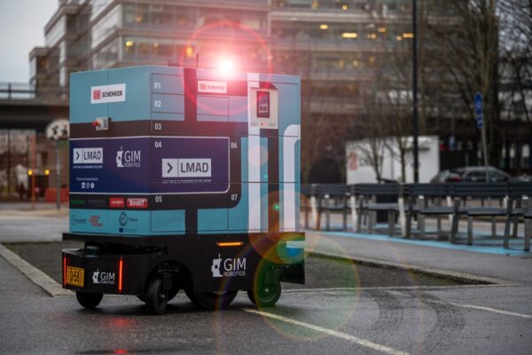 LMAD's last-mile delivery robot in Helsinki