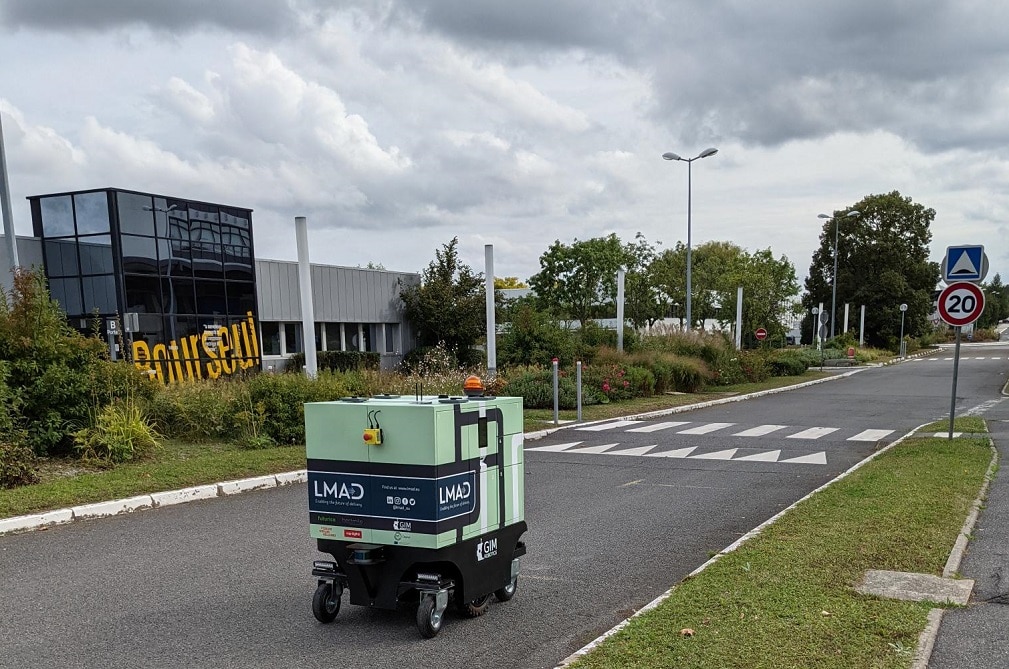 LMAD's robot on a street in the Nokia campus